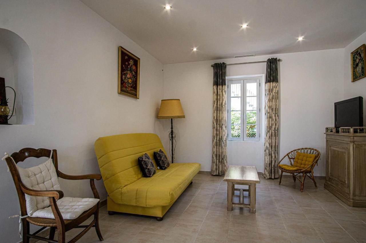 Maison Avec Jardin Proche Du Centre-Ville Isle-Sur-La-Sorgue リル・シュル・ラ・ソルギュ エクステリア 写真