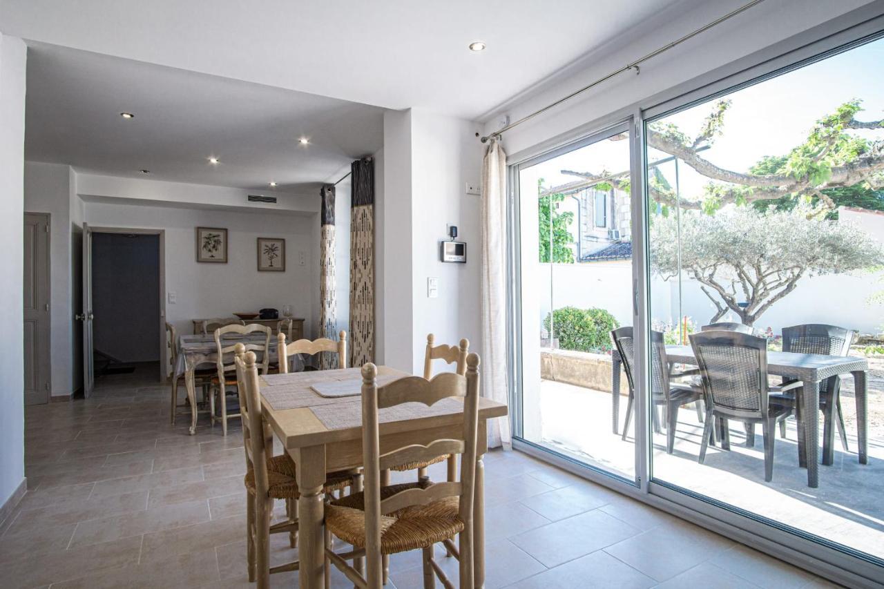 Maison Avec Jardin Proche Du Centre-Ville Isle-Sur-La-Sorgue リル・シュル・ラ・ソルギュ エクステリア 写真